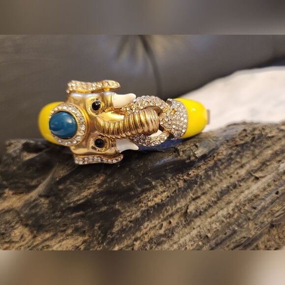 NWOT J Crew yellow enamel elephant bracelet - Picture 3 of 7